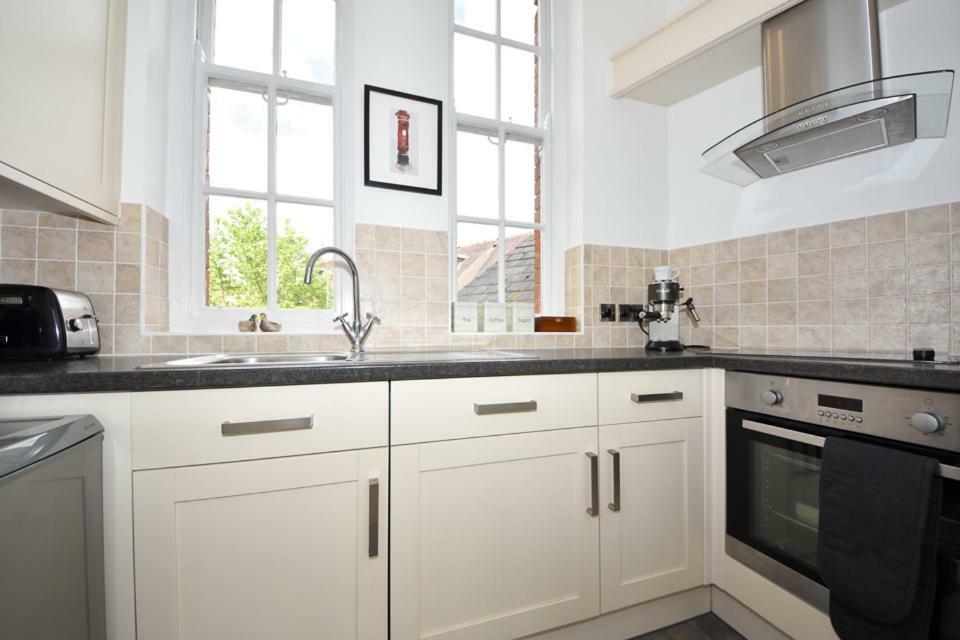 Warwick Post Office Apartment Екстериор снимка